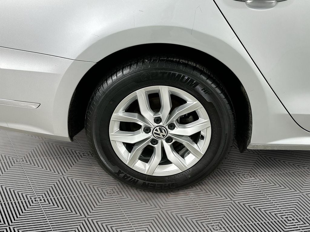 2018 Volkswagen Passat 2.0T S