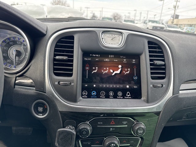 2022 Chrysler 300 Touring