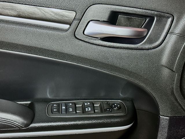 2022 Chrysler 300 Touring