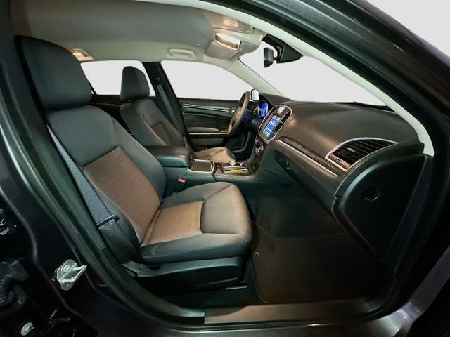 2022 Chrysler 300 Touring