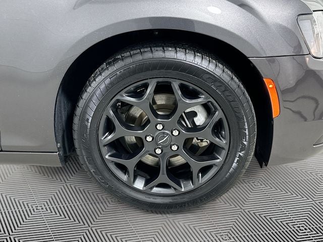 2022 Chrysler 300 Touring