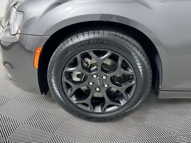 2022 Chrysler 300 Touring