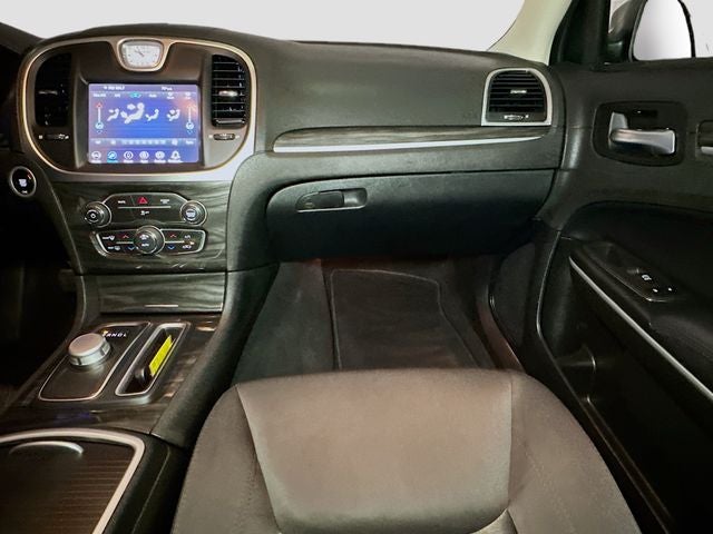 2022 Chrysler 300 Touring