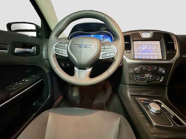 2022 Chrysler 300 Touring