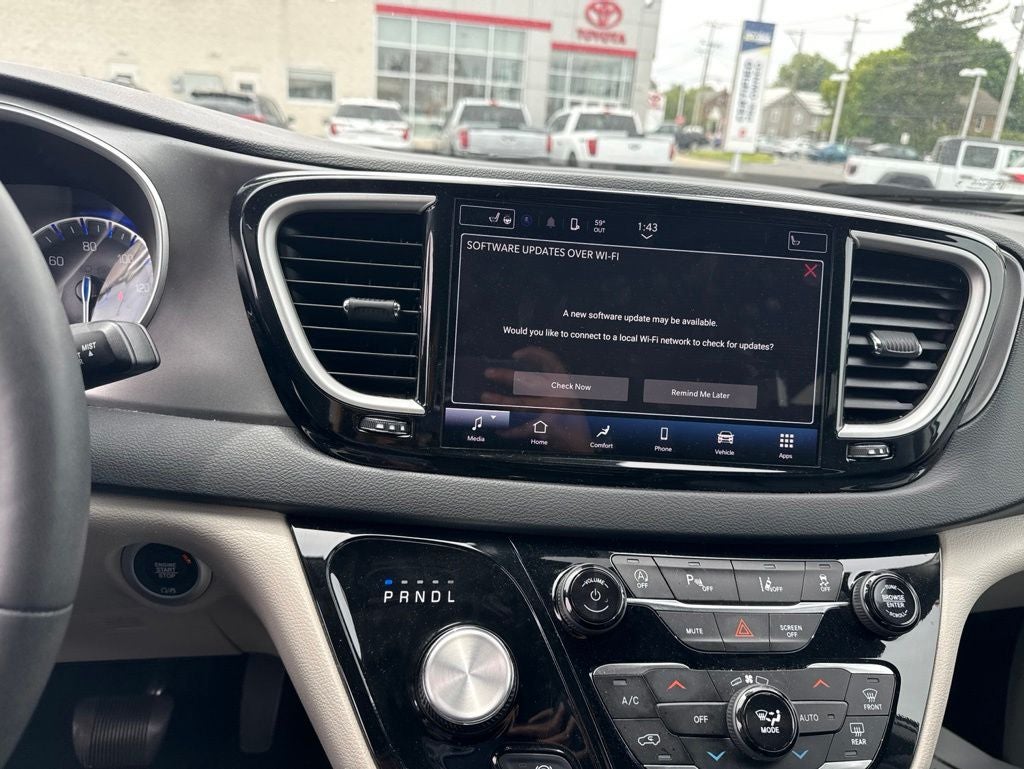 2024 Chrysler Pacifica Touring L