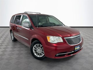2013 Chrysler Town &amp; Country Touring-L