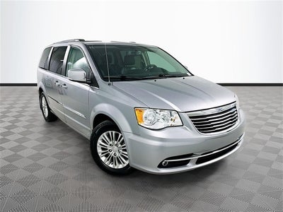2015 Chrysler Town & Country Touring-L
