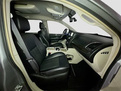 2015 Chrysler Town & Country Touring-L