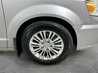 2015 Chrysler Town & Country Touring-L