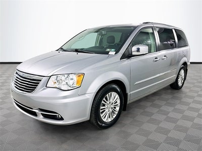 2015 Chrysler Town & Country Touring-L