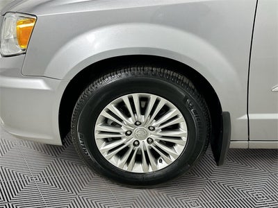 2015 Chrysler Town & Country Touring-L