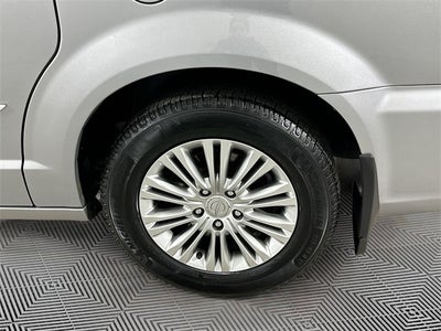 2015 Chrysler Town & Country Touring-L