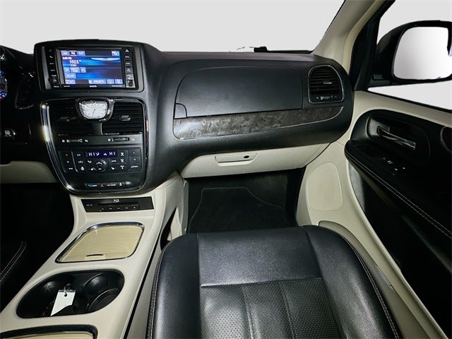 2015 Chrysler Town & Country Touring-L