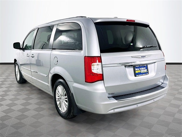 2015 Chrysler Town & Country Touring-L