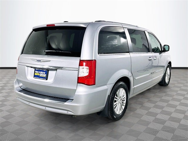2015 Chrysler Town & Country Touring-L