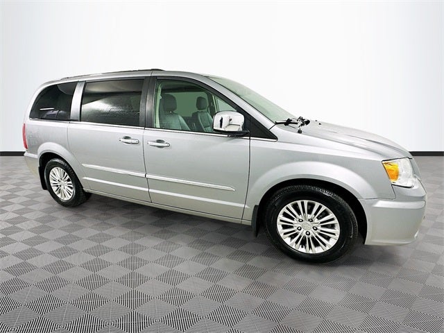 2015 Chrysler Town & Country Touring-L