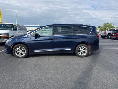 2017 Chrysler Pacifica Touring L Plus