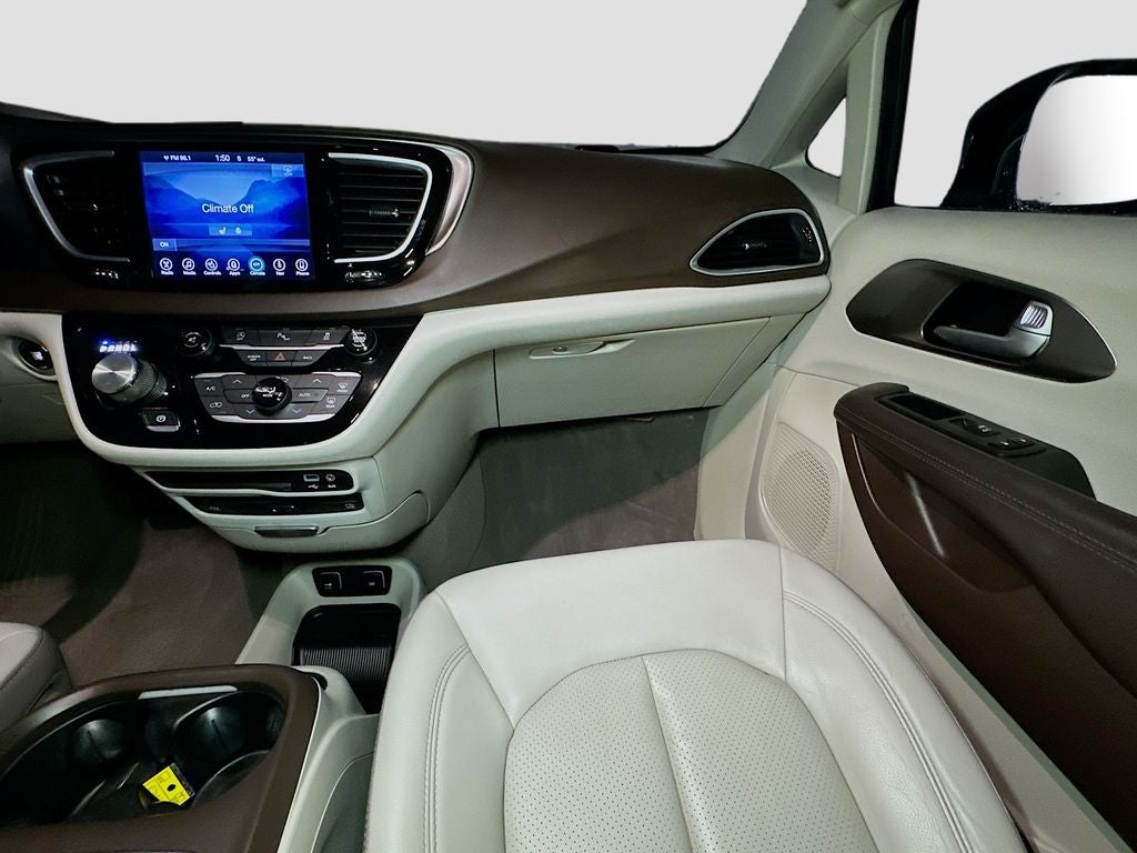 2017 Chrysler Pacifica Touring L Plus
