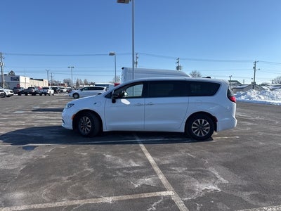 2024 Chrysler Pacifica Hybrid Select