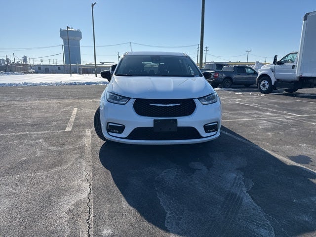 2024 Chrysler Pacifica Hybrid Select