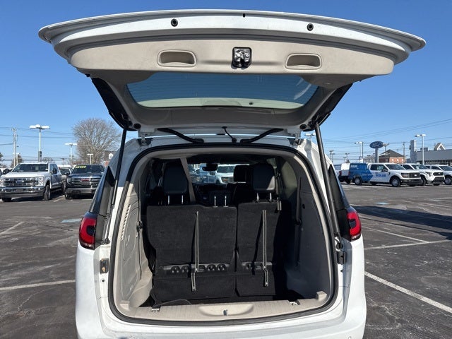 2024 Chrysler Pacifica Hybrid Select