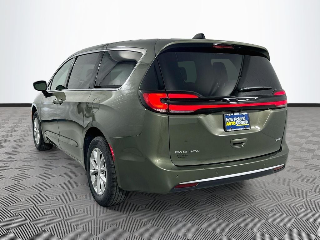 2027 Chrysler Pacifica Select