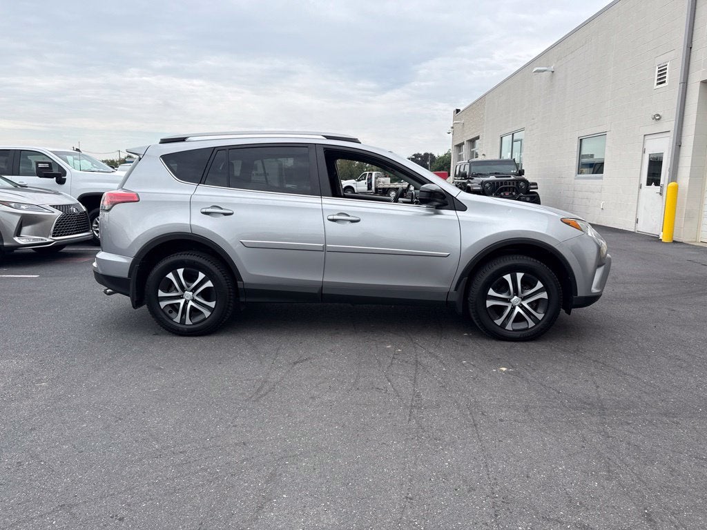 2017 Toyota RAV4 LE