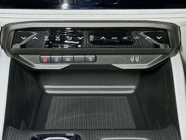 2026 Jeep Cherokee Base