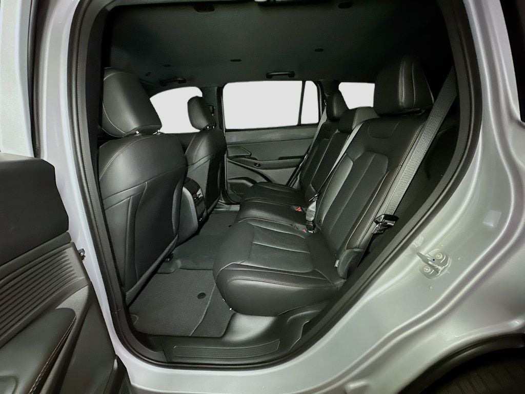 2026 Jeep Cherokee Base