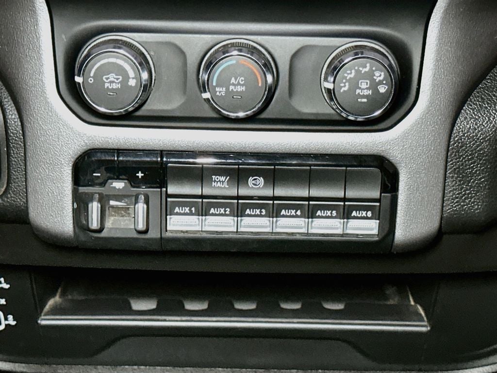 2024 RAM 3500 SLT