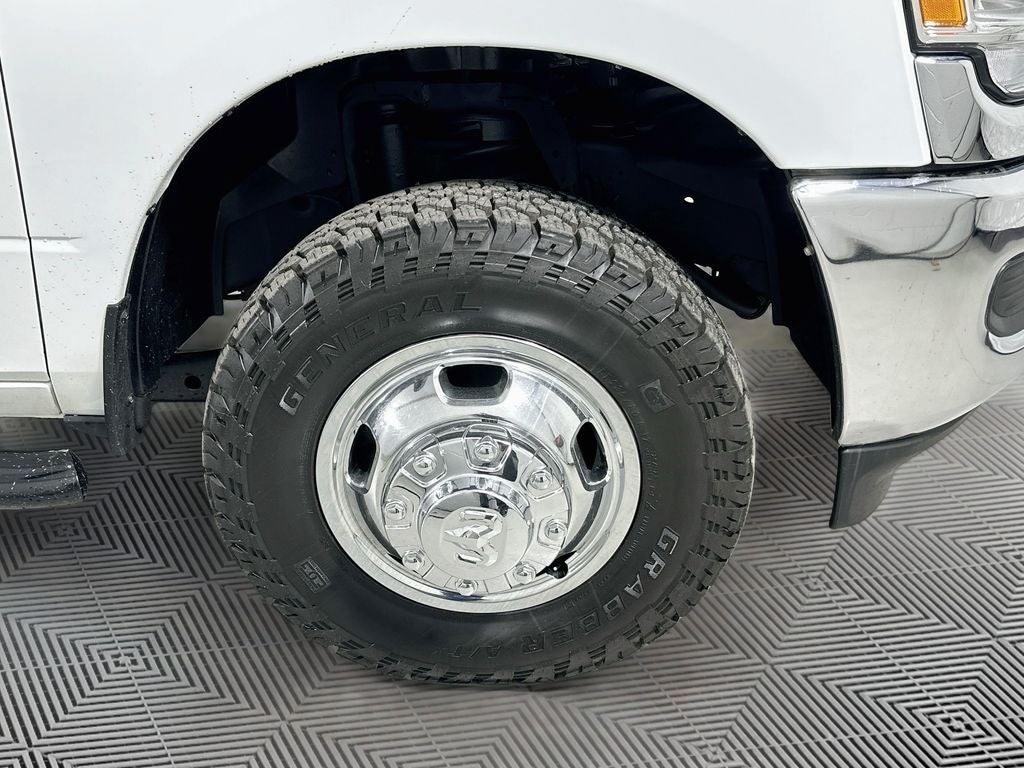 2024 RAM 3500 SLT