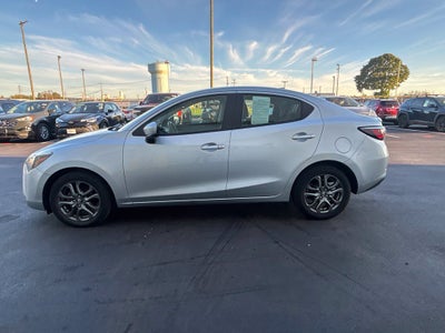 2019 Toyota Yaris LE