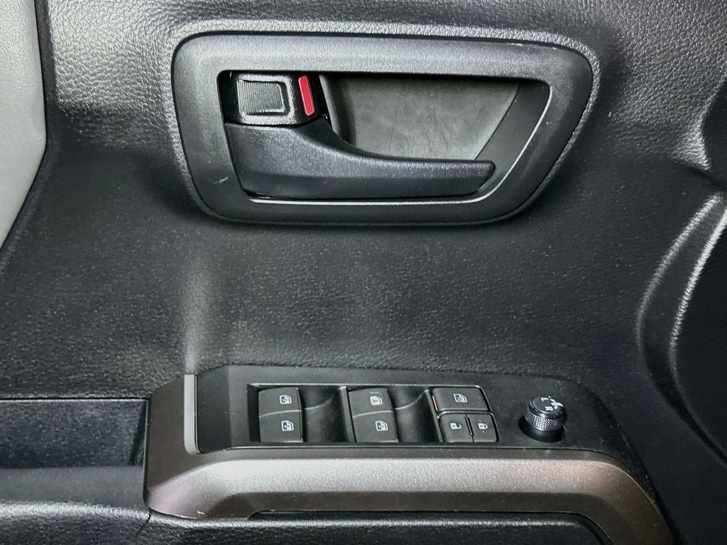 2020 Toyota Tacoma SR5 V6