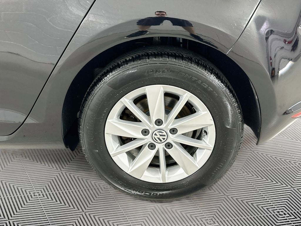 2015 Volkswagen Golf TSI S 4-Door