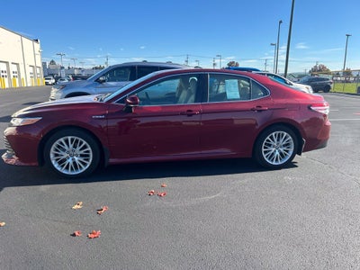 2019 Toyota Camry Hybrid XLE