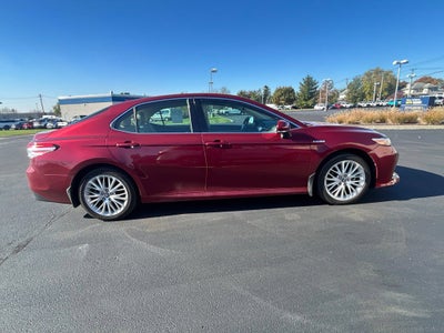 2019 Toyota Camry Hybrid XLE