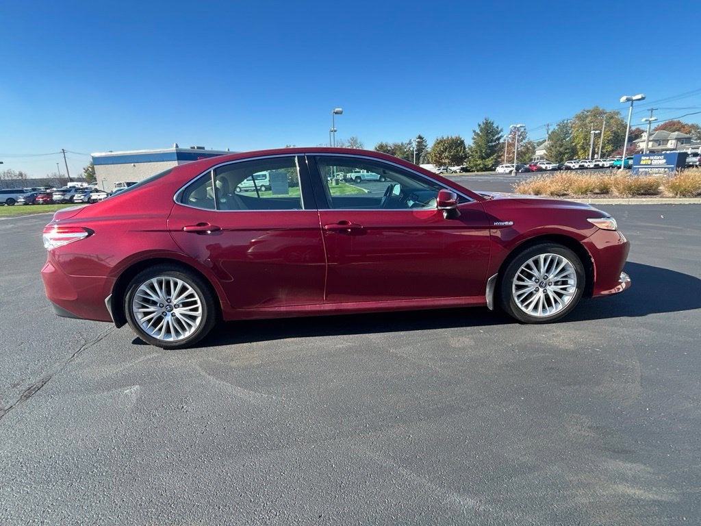 2019 Toyota Camry Hybrid XLE