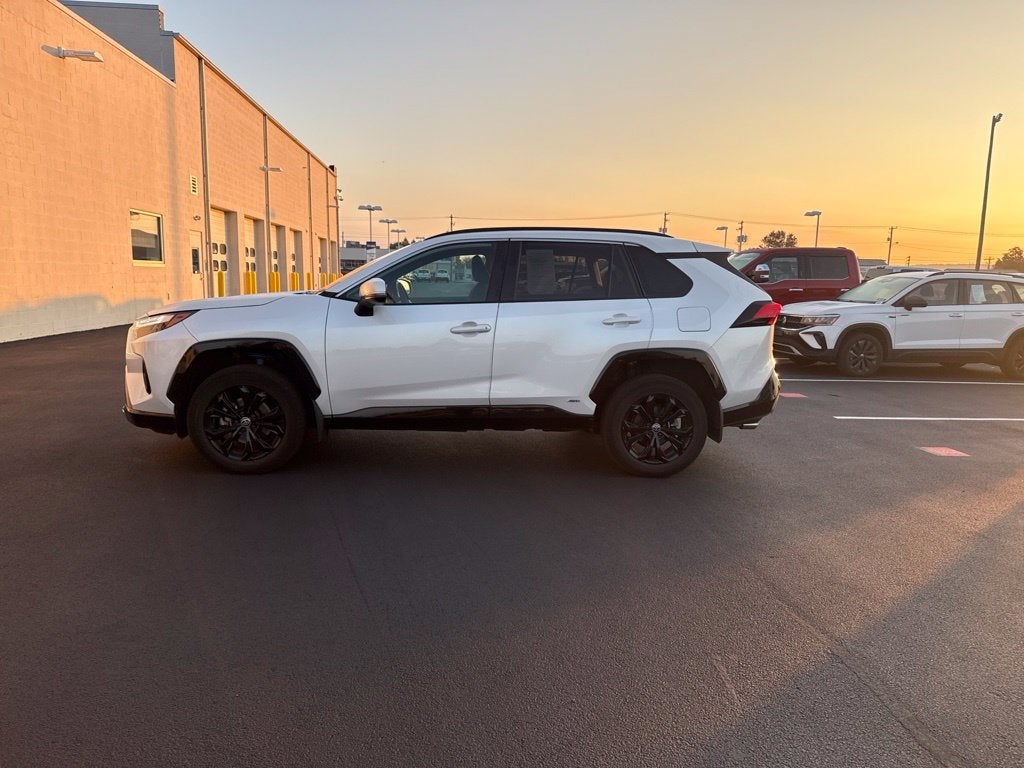 2023 Toyota RAV4 Hybrid SE