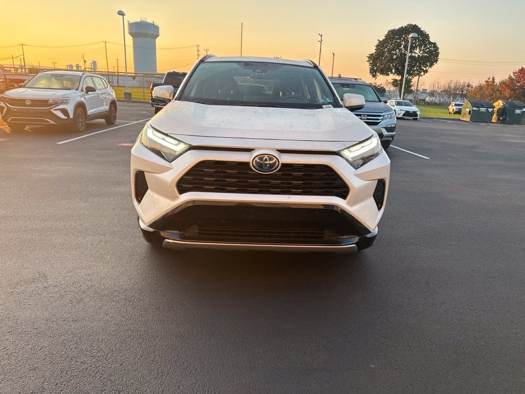 2023 Toyota RAV4 Hybrid SE