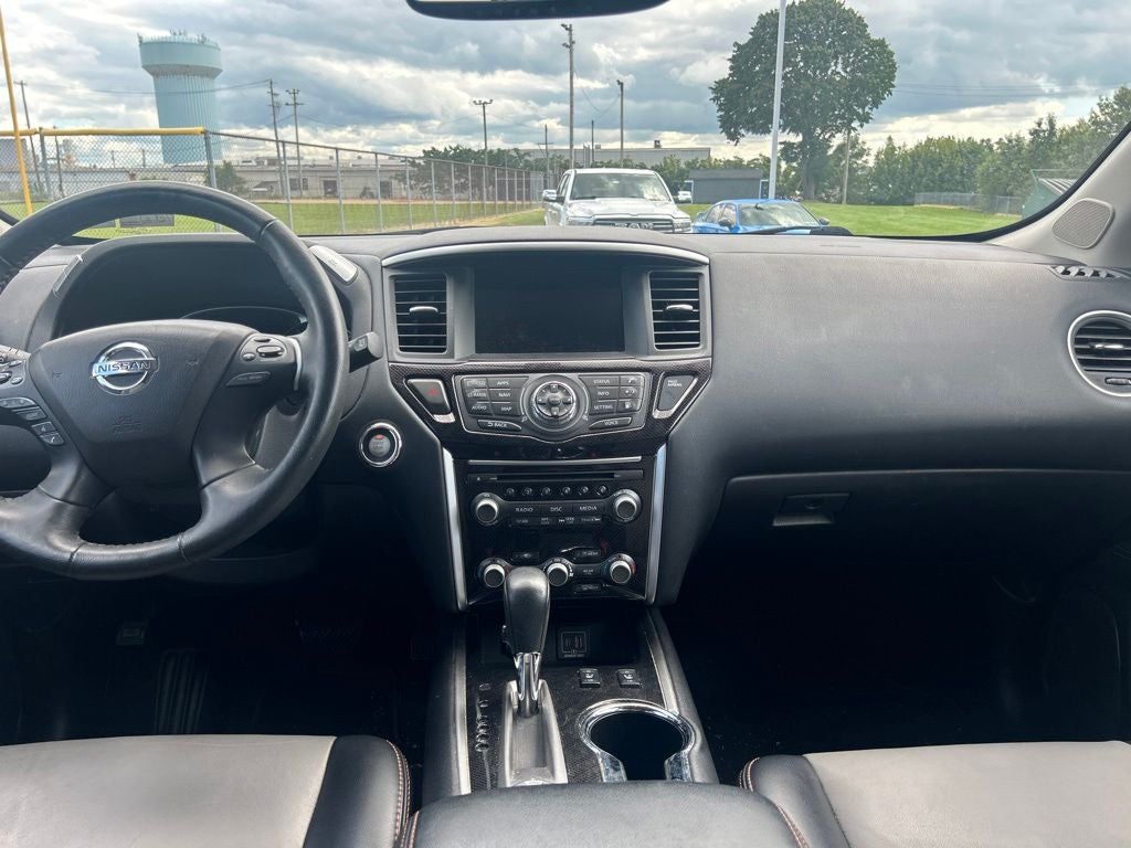 2020 Nissan Pathfinder SL