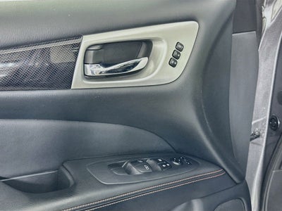2020 Nissan Pathfinder SL