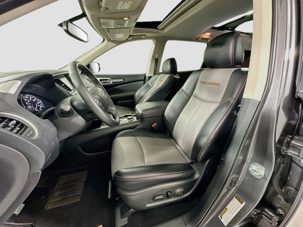 2020 Nissan Pathfinder SL