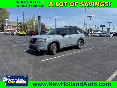 2023 Nissan Pathfinder SL