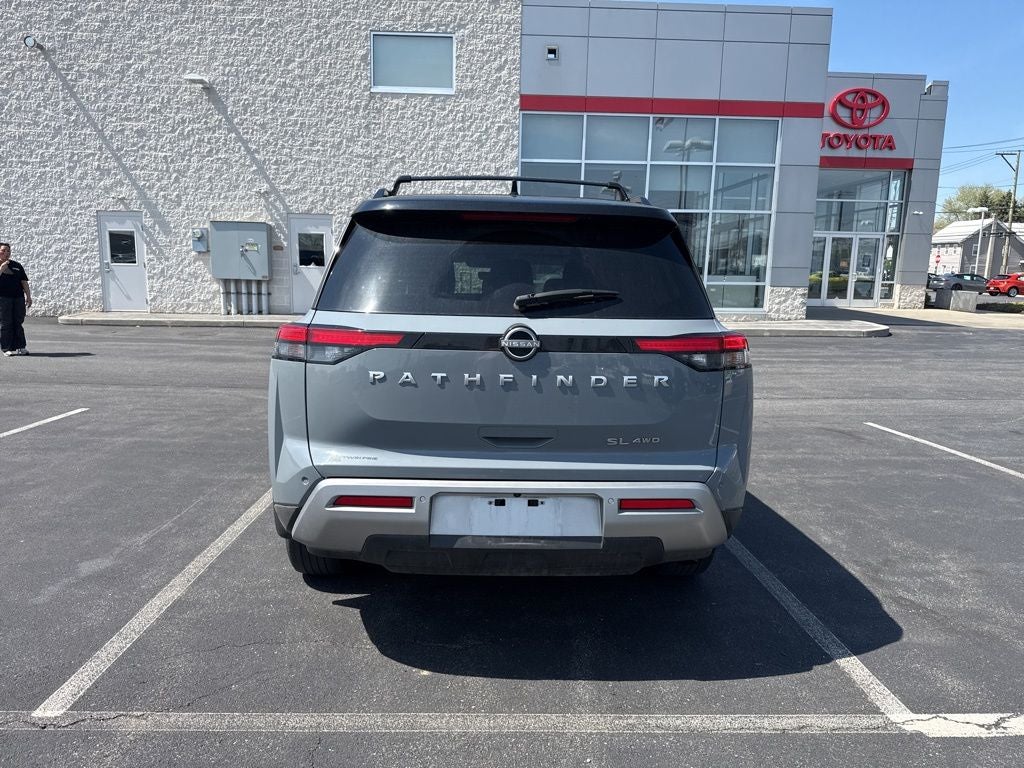 2023 Nissan Pathfinder SL