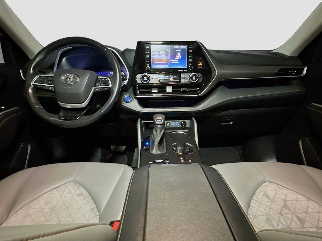 2022 Toyota Highlander Hybrid Bronze Edition