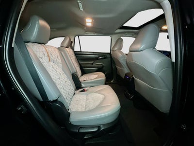2022 Toyota Highlander Hybrid Bronze Edition