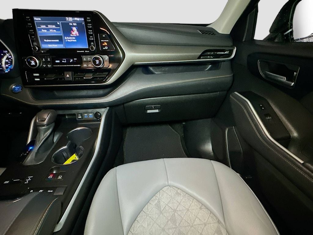 2022 Toyota Highlander Hybrid Bronze Edition
