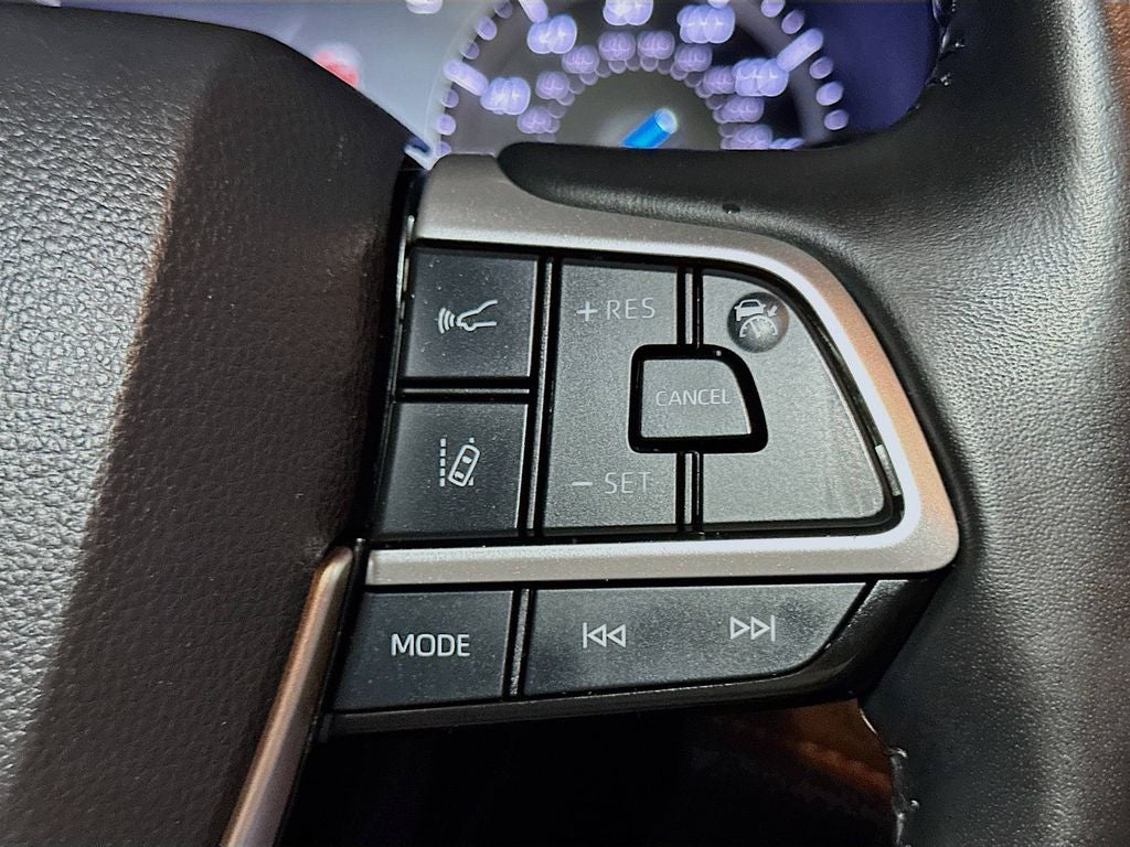 2022 Toyota Highlander Hybrid Bronze Edition