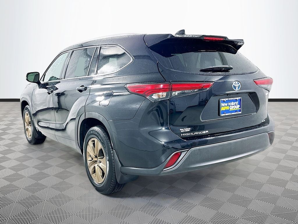 2022 Toyota Highlander Hybrid Bronze Edition