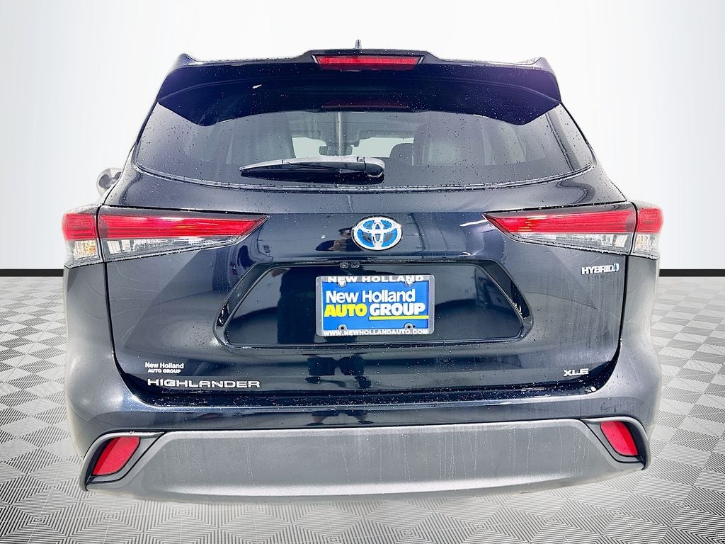 2022 Toyota Highlander Hybrid Bronze Edition